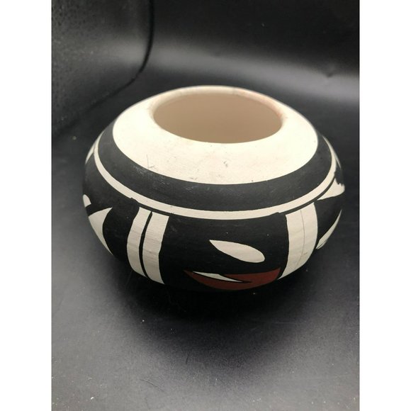 Acoma Pueblo Handmade Pottery Bowl - 6 Inches - Picture 5 of 5